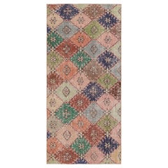 Tapis de course vintage Zeki Müren à motifs de diamants polychromes, de Rug & Kilim