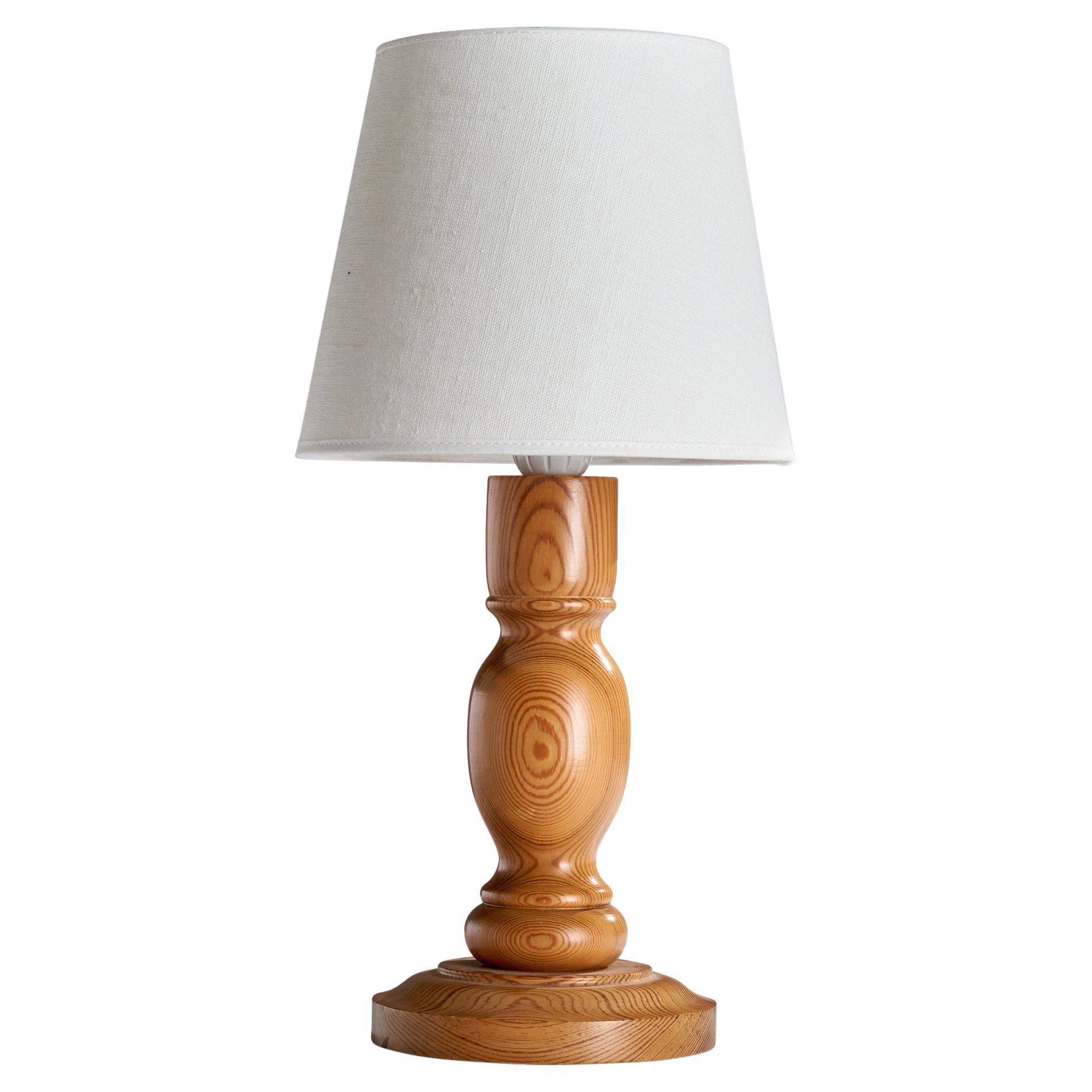 Schwedische Designerin, Tischlampe, Kiefernholz, Schweden, 1970er Jahre