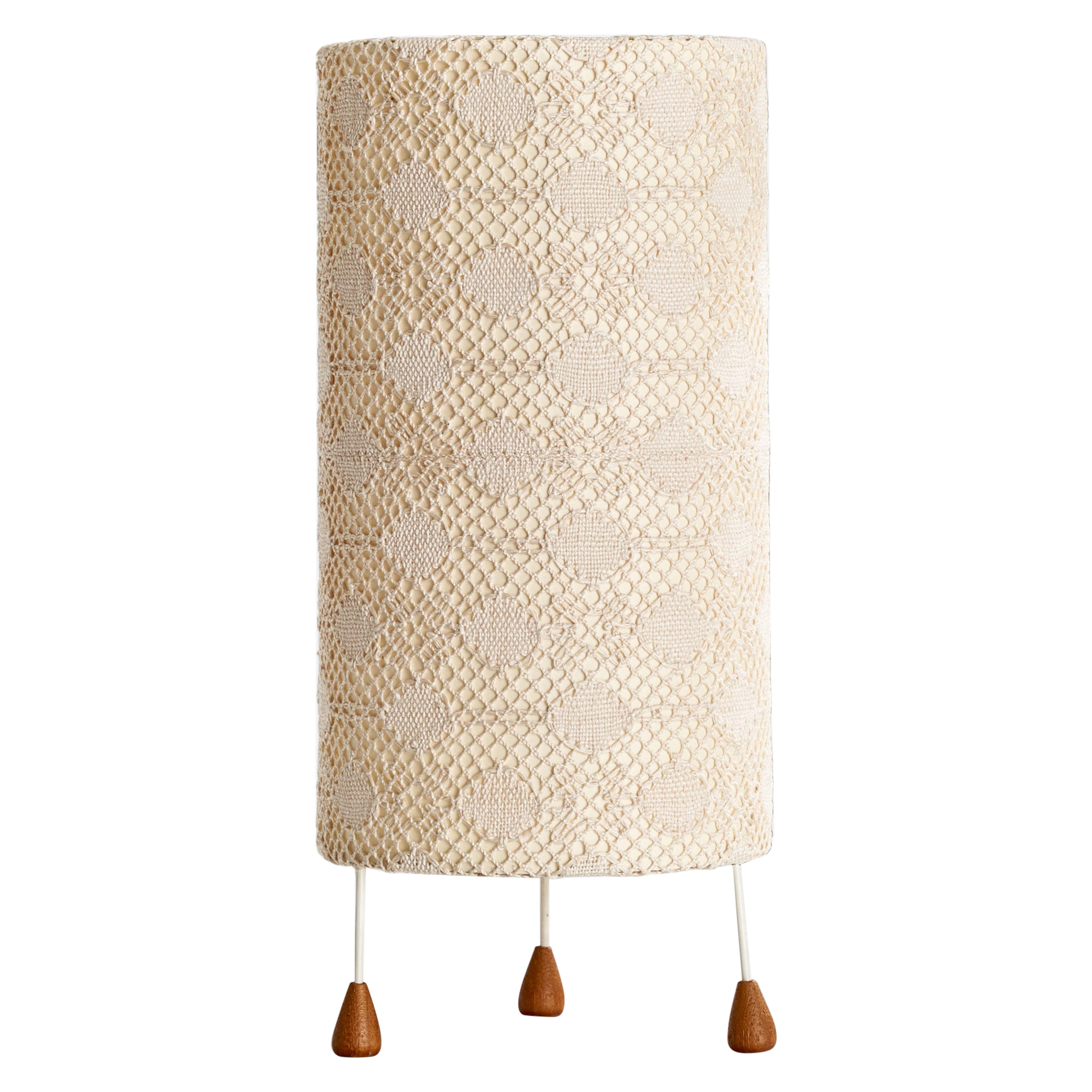 Schwedische Designerin, Tischlampe, Stoff, Metall, Holz, Schweden, 1960er Jahre