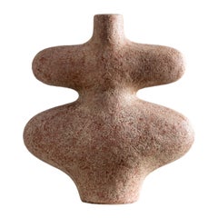 Sculpture de vase Whisper de forme organique faite à la main en rouge terre cuite