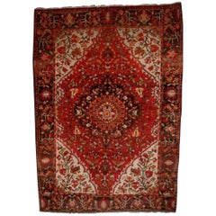 Antique Sarouk Rug, Classic Design & Colour, Circa 1920
