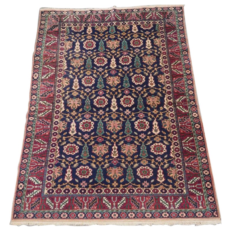 Antiker türkischer Kayseri-Teppich mit Blumen- und Shrubmuster, um 1920