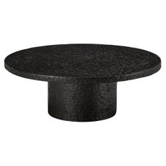 Tavolino da caffè rotondo brutalista in resina nera A. Stone