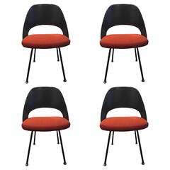 Eero Saarinen Fiberglass Side Chairs for Knoll, circa 1960