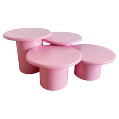 Postmoderne runde Pilz-Stapeltische mit rosa Texturen – 4er-Set