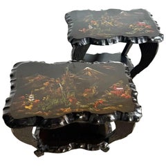 Tables d'appoint chinoises laquées noires et peintes à la main avec incrustation de nacre