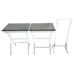Set di tavolini Up & Up in lucite dorata trasparente e fumé del Mid Century Modern - 3 pezzi