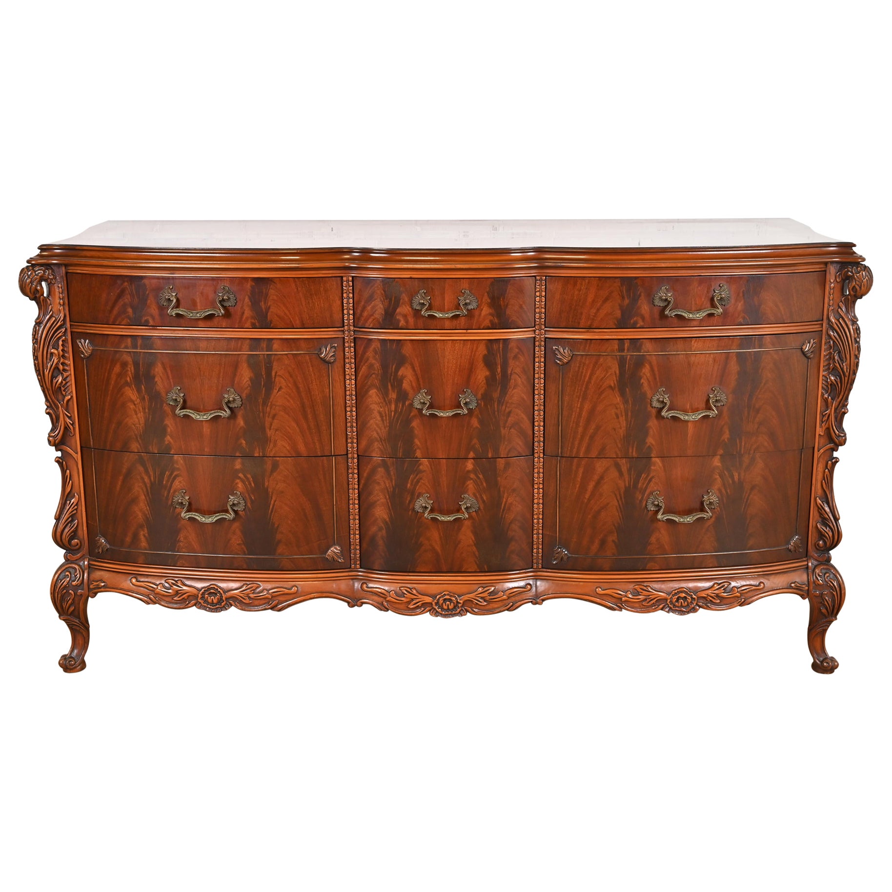 Romweber French Louis XV Flame Mahogany Dresser With Carved Swan Heads, 1930s