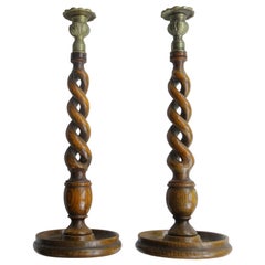 Grande coppia di candelieri antichi in Oak Barley Twist, inglese, circa 1920