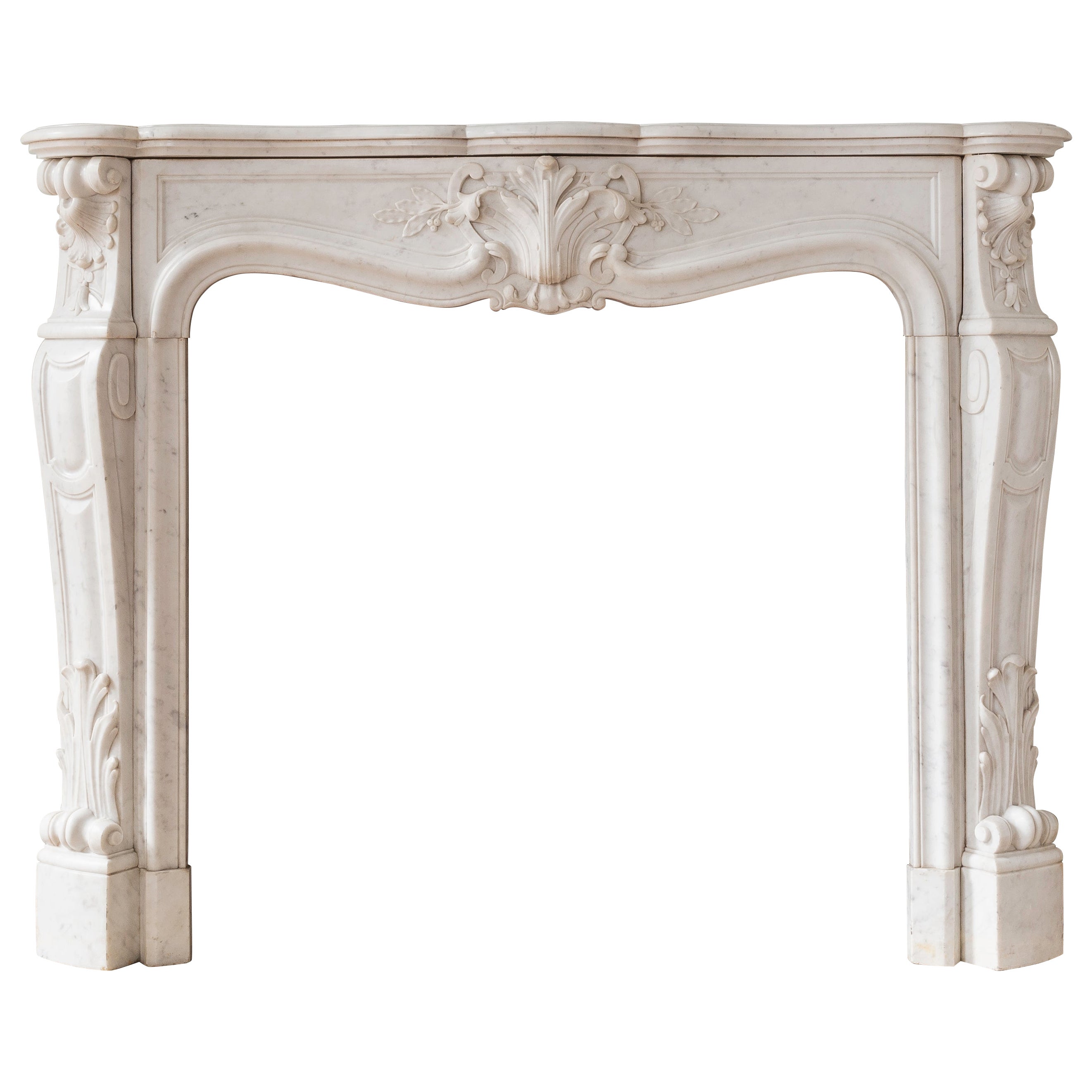 Carrara-Marmor-Kamin im Stil Louis XV
