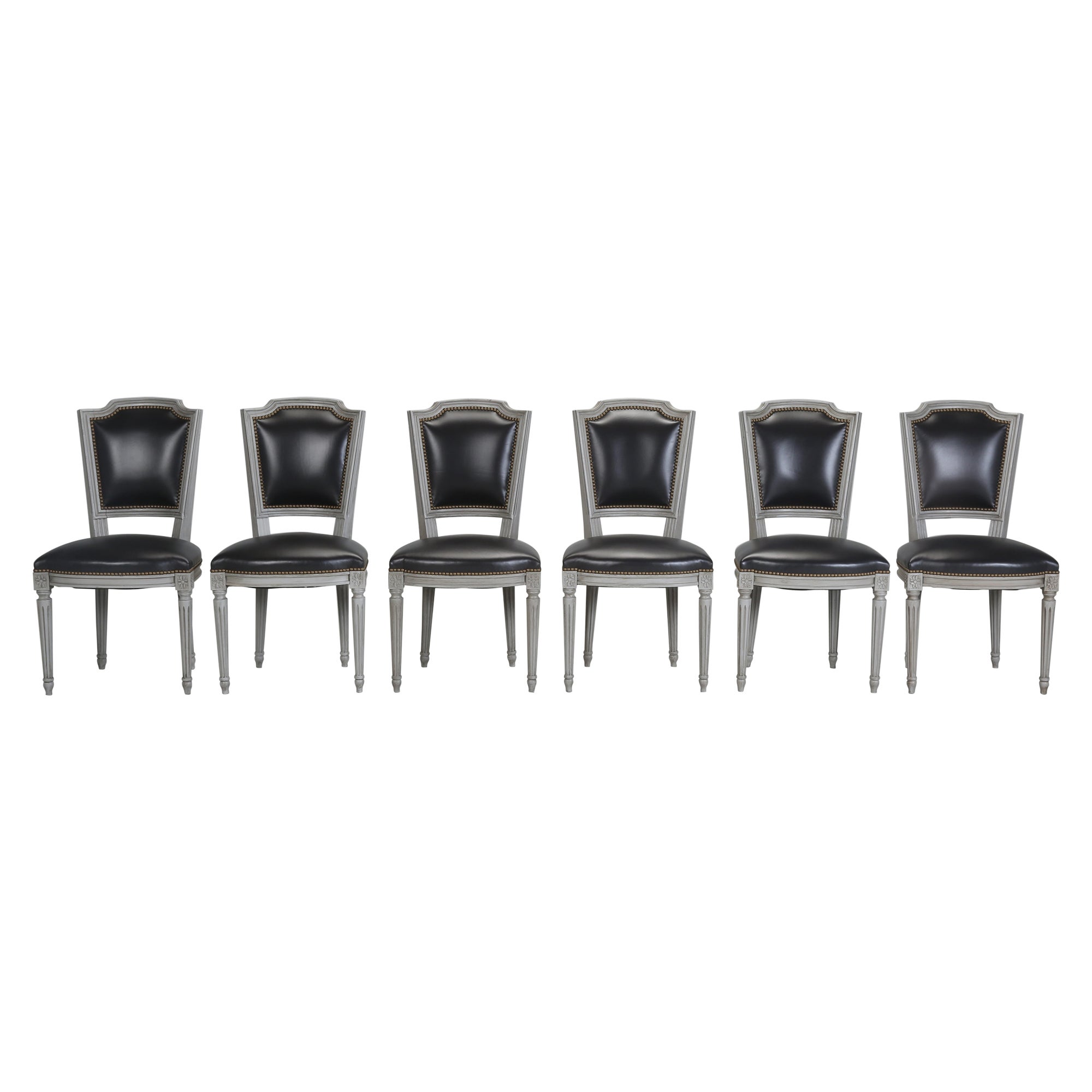 Ensemble de chaises de salle à manger françaises anciennes de style Louis XVI (6) restaurées avec du cuir neuf