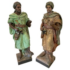 Espectacular Pareja de Grandes Figuras Moriscas de Yeso Policromado de Calidad Antigua