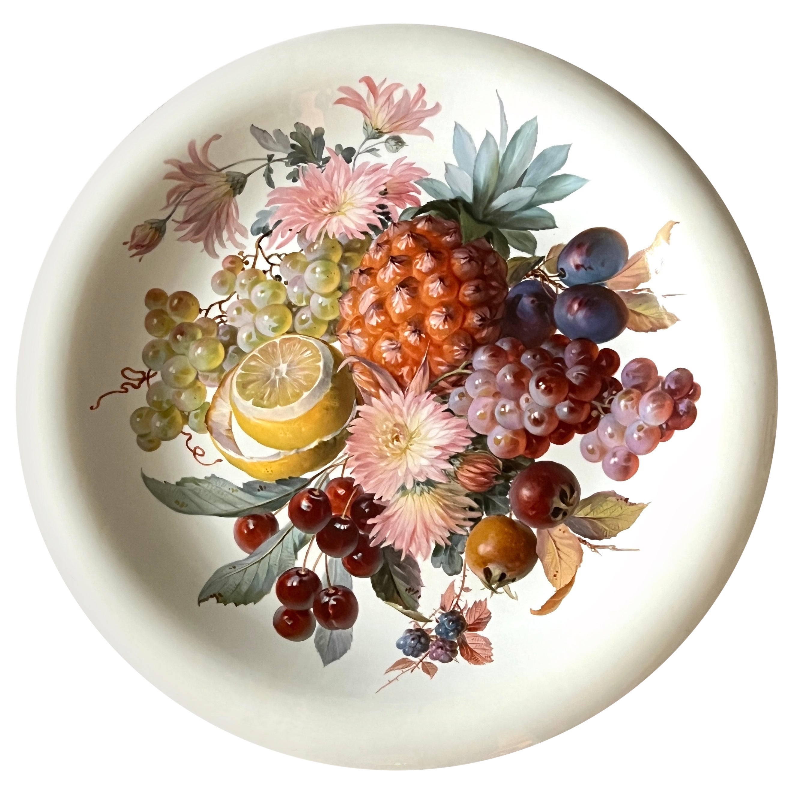Magnífica placa de porcelana pintada a mano Meissen del siglo XIX 18,75" Temas frutales en venta