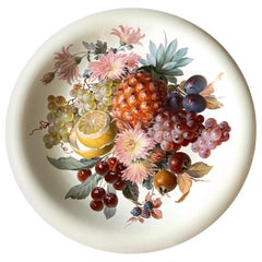 Superbe plaque en porcelaine de Meissen du 19ème siècle peinte à la main, sujets de fruits de 18,75 pouces