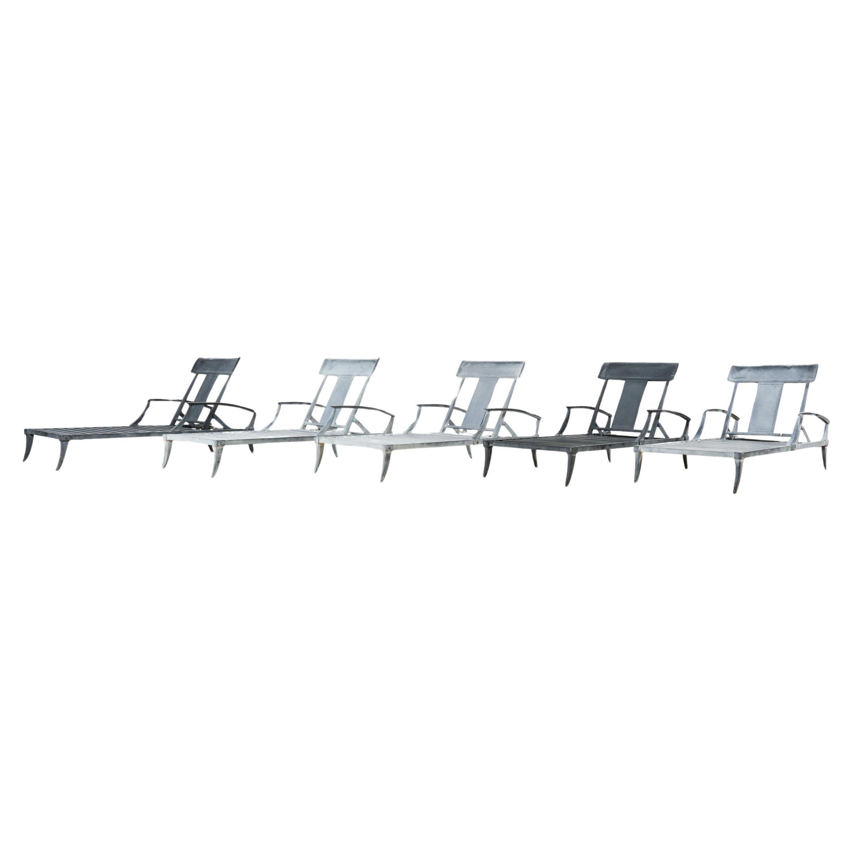 Set di cinque chaise longue neoclassiche greco-romane in kismos
