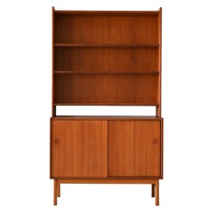 Librería de los años 60 con puertas