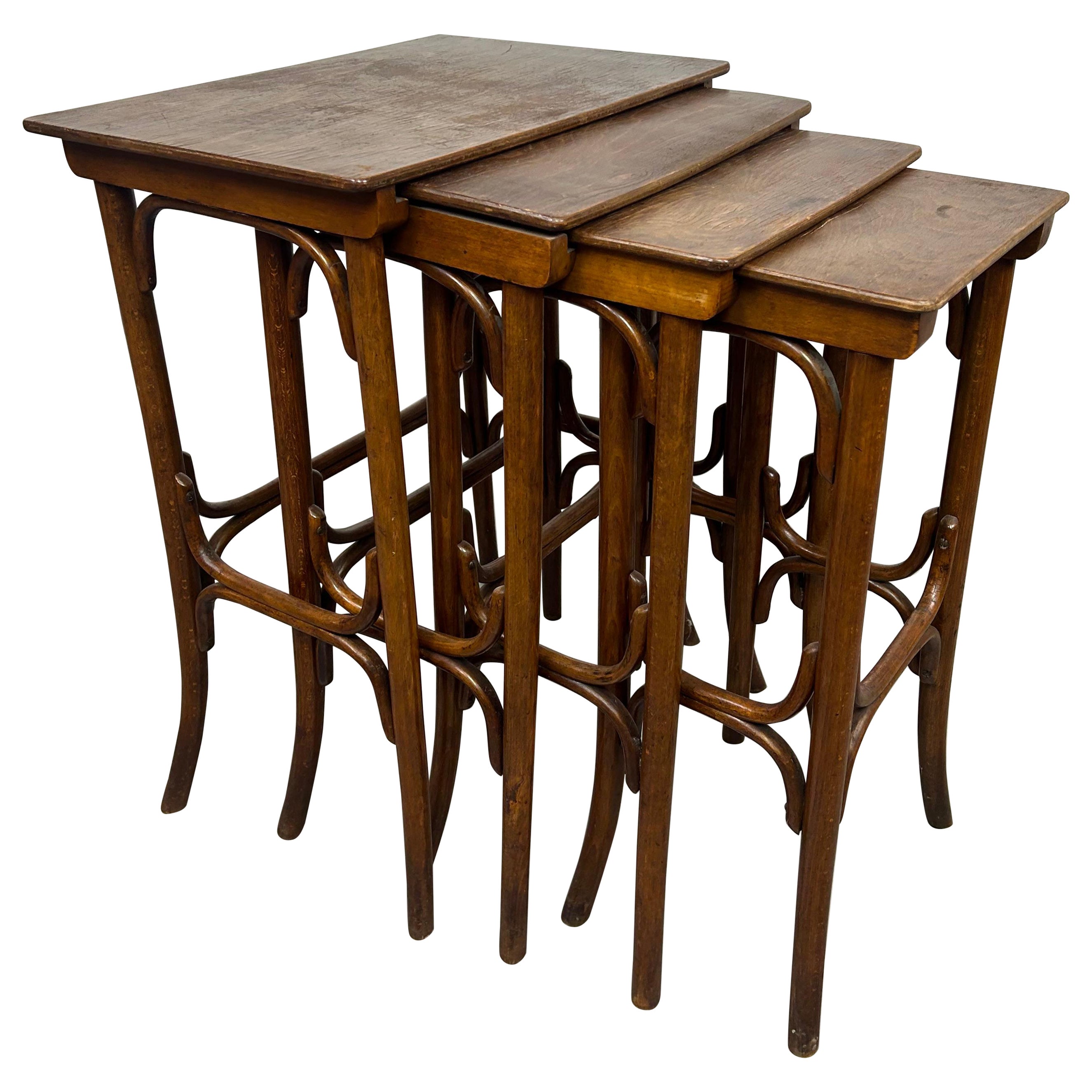 Nesting-Tische aus Bugholz von Thonet