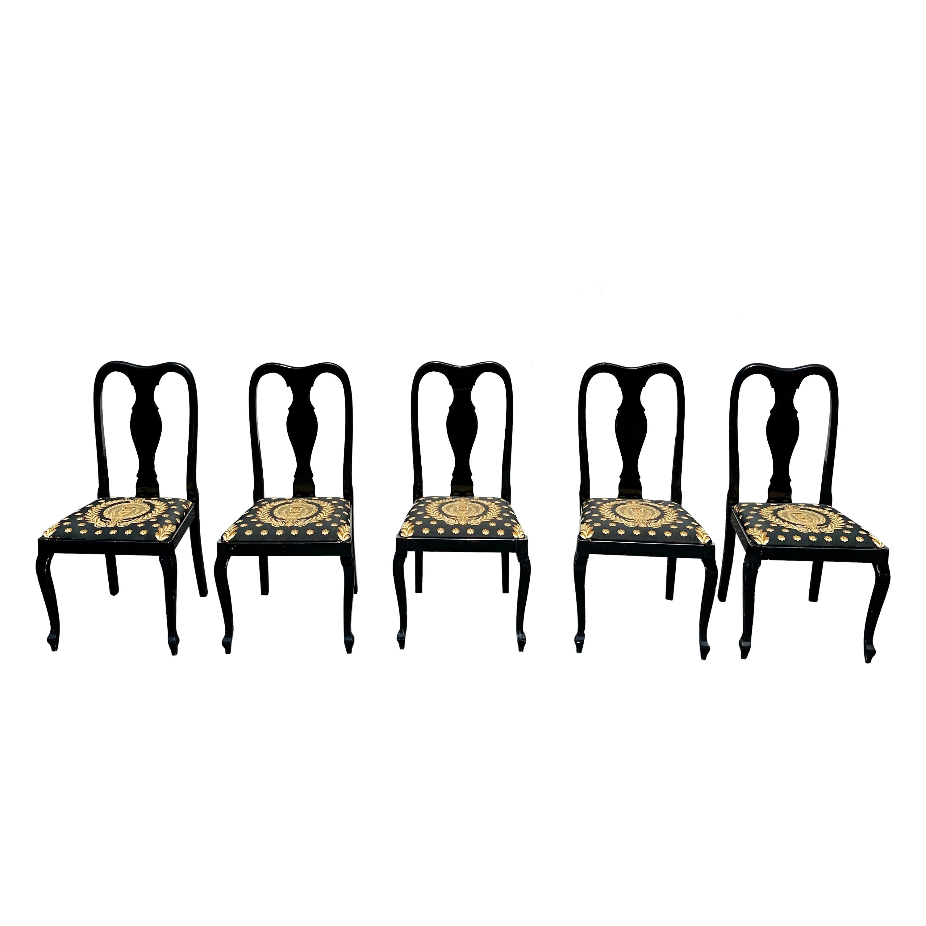 Sedie da pranzo anni '80 in stile Versace in tessuto nero e oro, set di 5 in vendita