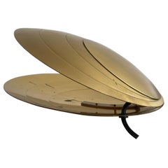 Grande lampe de bureau rare en laiton à motif de coquille de palourde par Angelo Brotto, années 1960, Italie