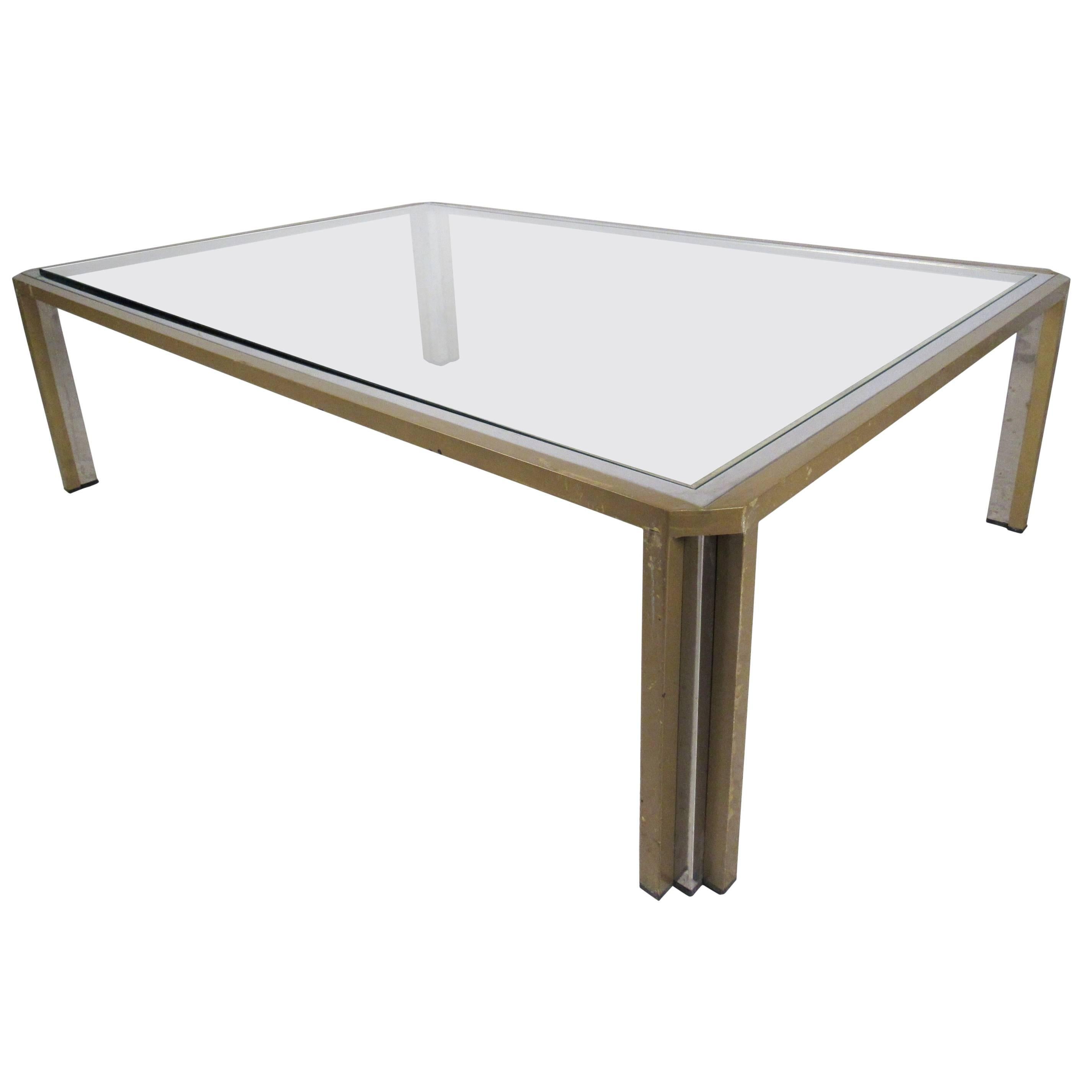 Mid-Century Modern Coffee Table in the style of Mastercraft For Sale