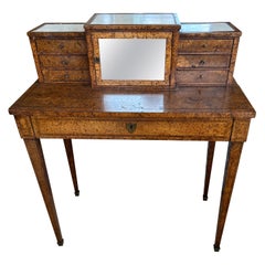Rare et exquise table de bureau ou de coiffeuse en érable avec marbre blanc