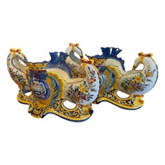 Coppia di giardiniere in maiolica francese del XIX secolo firmate Henriot Quimper