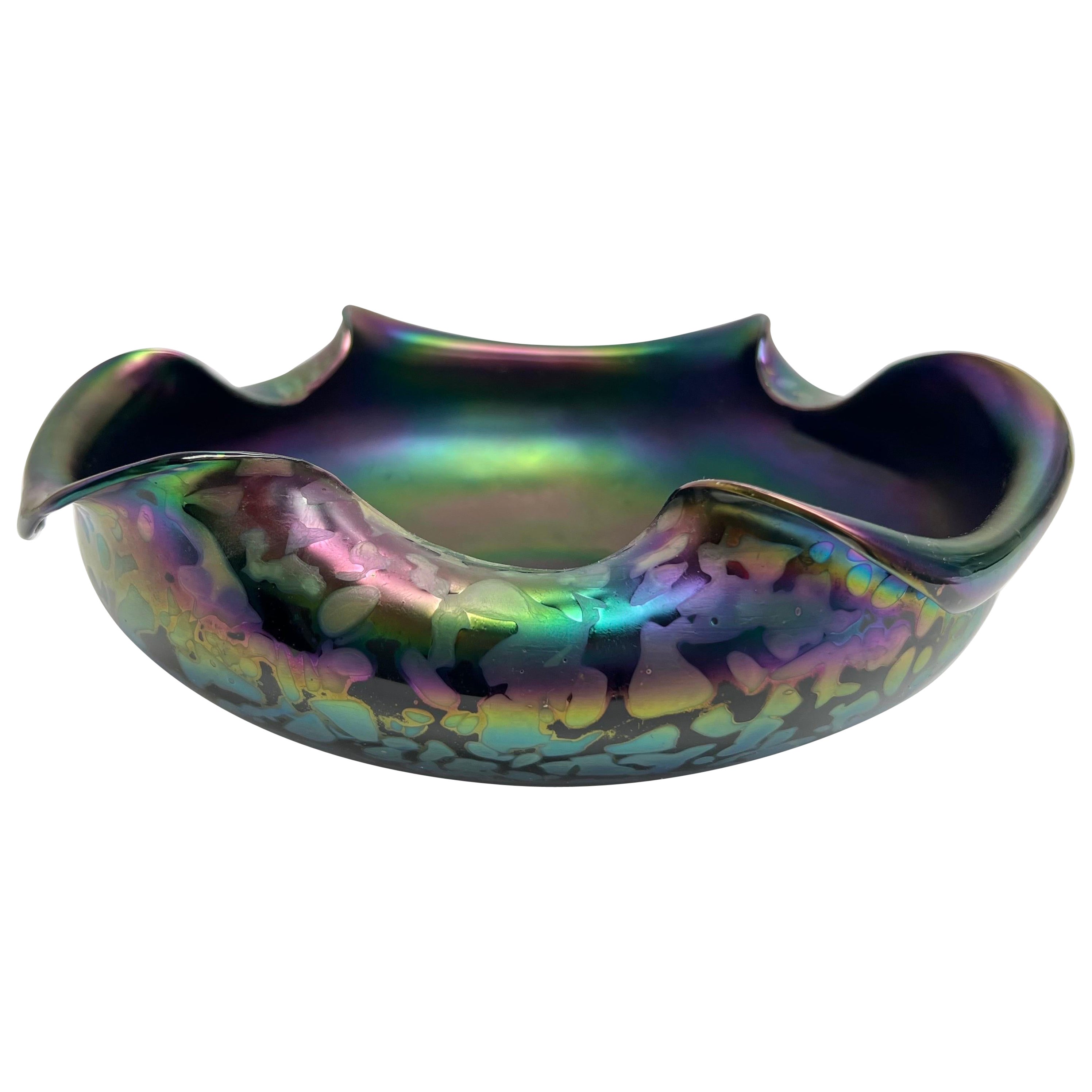Cuenco grande iridiscente Loetz Art Glass Art Noveau