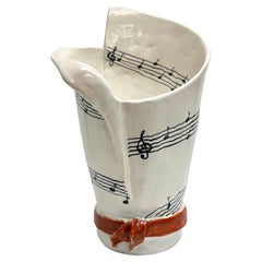 Jarrón de cerámica artística francesa con notas musicales para Saks