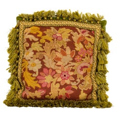 Paire de coussins d'appoint de style victorien français à motifs floraux roses et verts