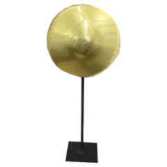 Robert Lee Morris: Skulptur „Tall Round Sail“, gehämmertes Messing-Skulptur