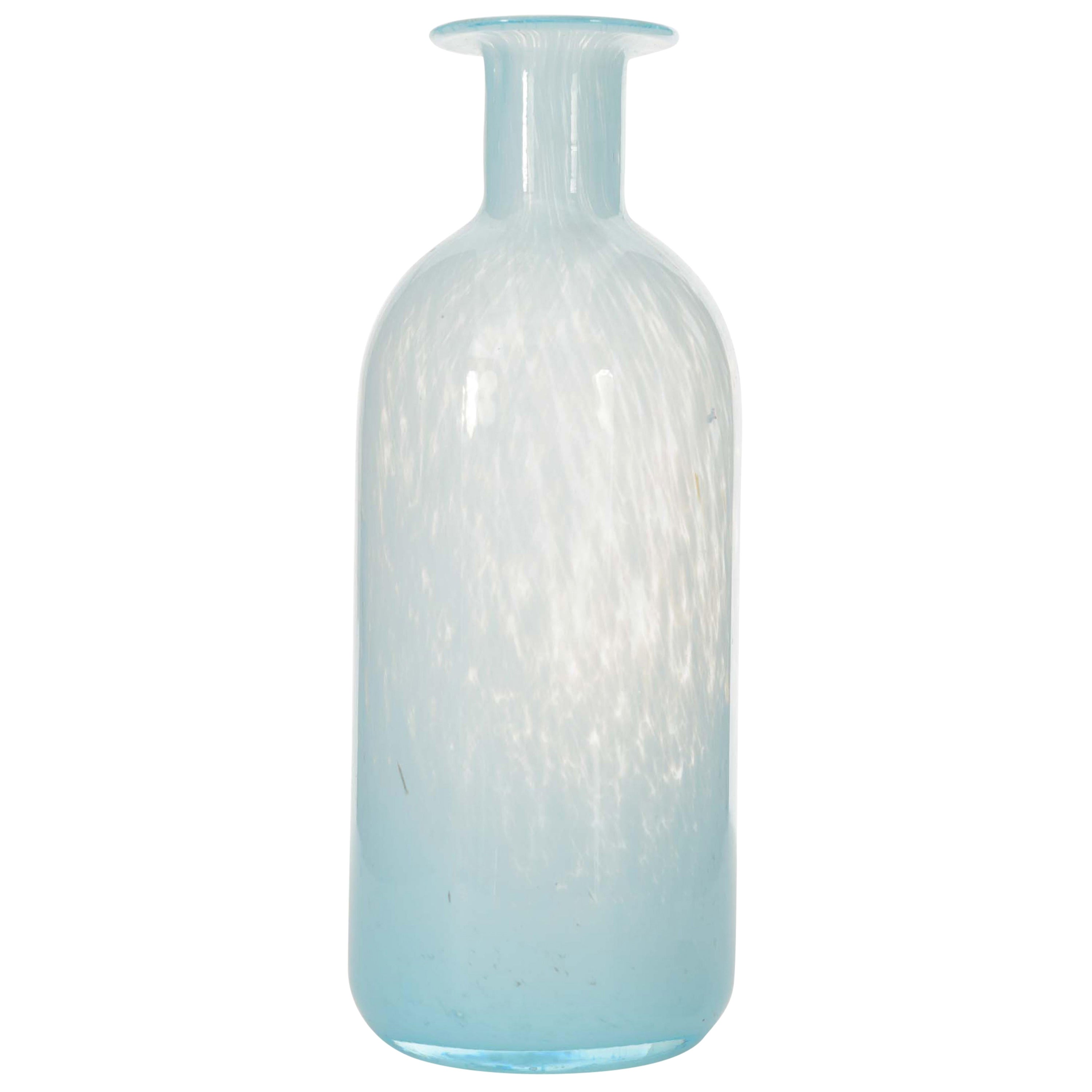 Vasi di vetro spruzzato blu chiaro vintage