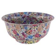 Bol décoratif chinois de style Dynasty Qing Famille Rose à motif de Thousand Flower