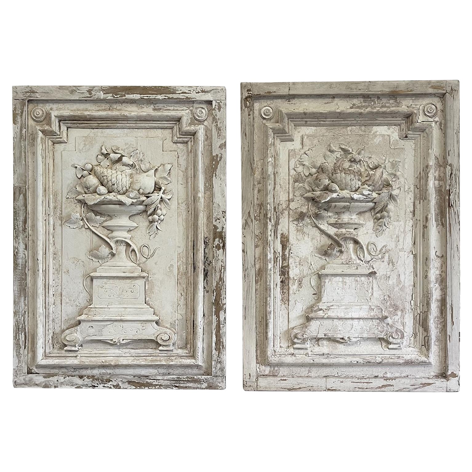 Coppia di Sopraportes in stile barocco in stucco dell'Ottocento francese - Pannelli antichi