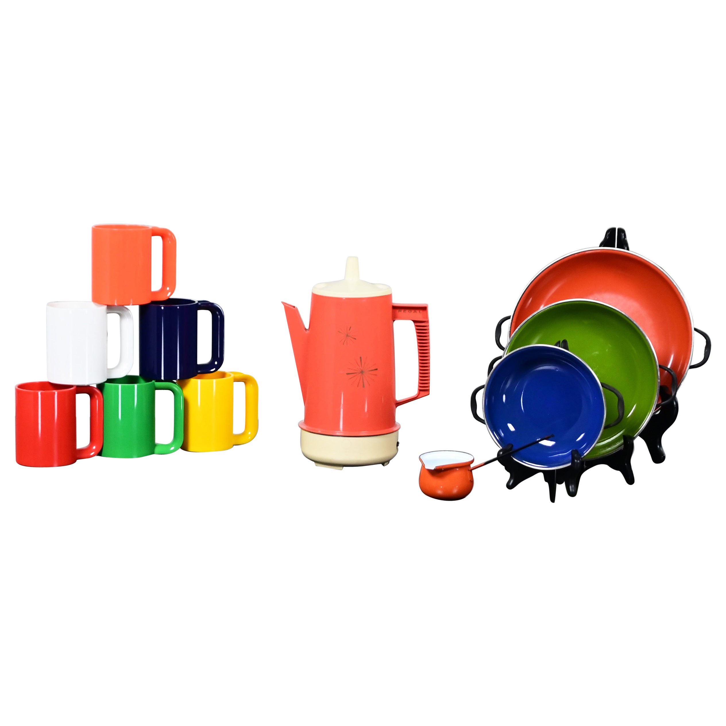 Ensemble de vaisselle MCM Orange Regal Poly Perk et 6 tasses en plastique émaillé