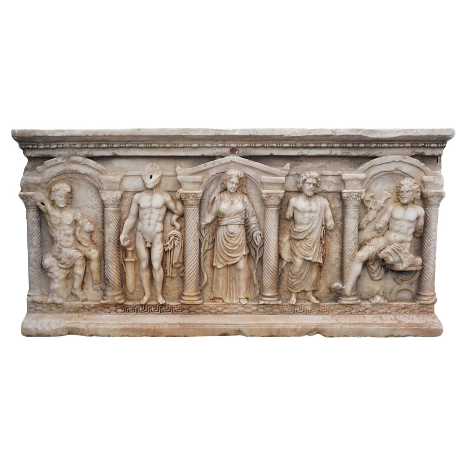 Sarcophage ancien du 19ème siècle, écusson ou jardinière de bassin en marbre italien de Thassos