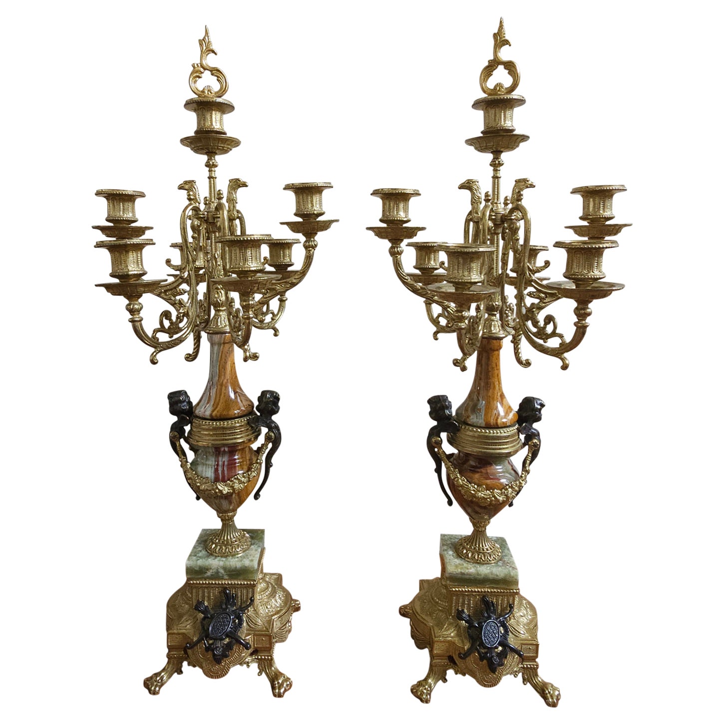 Paire de candélabres italiens de style Louis XV en bronze et marbre