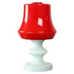 Lampada da tavolo in vetro opalino rosso e bianco di Stefan Tabery, anni '60