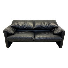 Vico Magistretti Maralunga Black Leather Loveseat for Cassina, 1980s