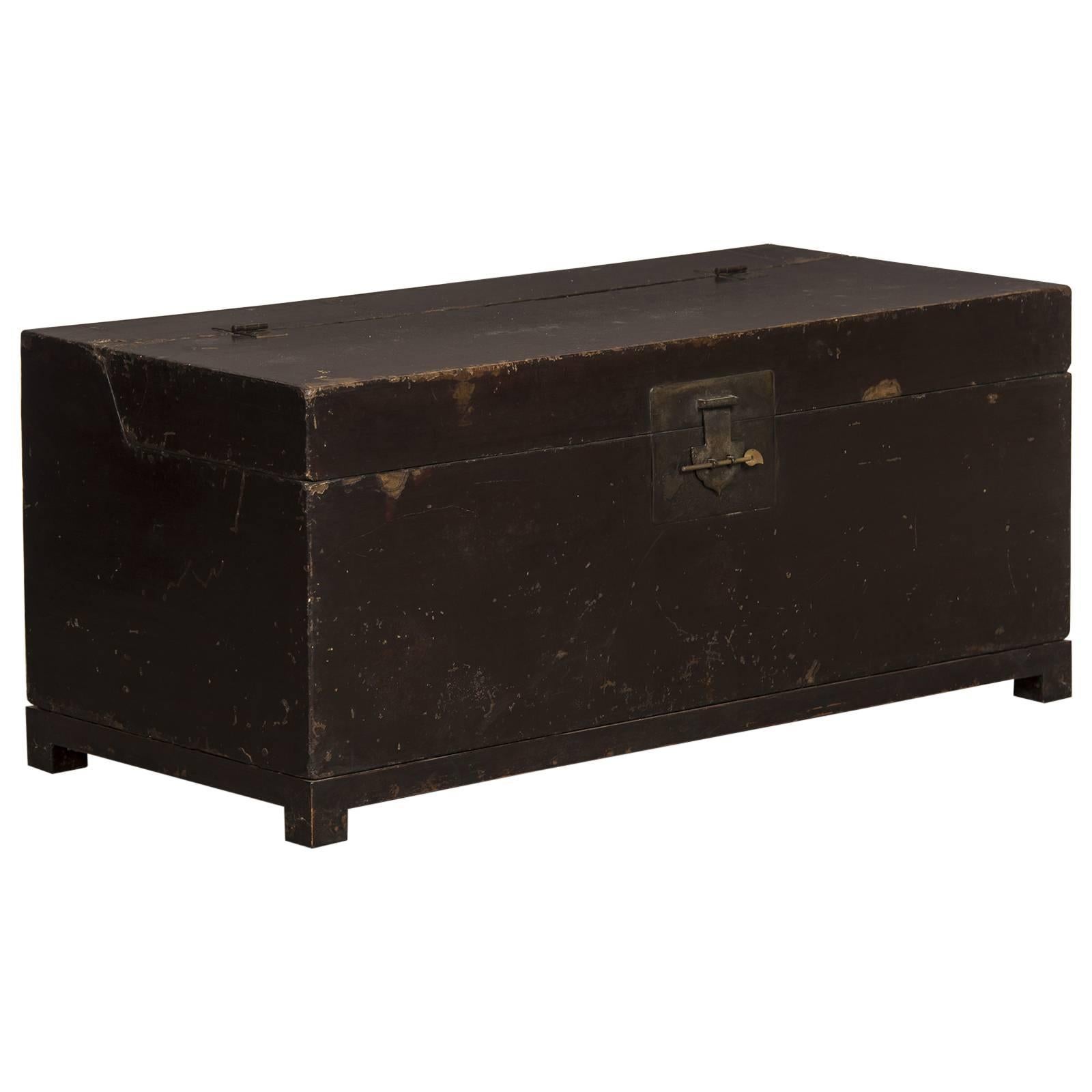 Large Antique Chinese Camphor Wood Trunk, circa 1875