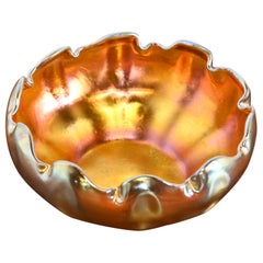 Louis Comfort Tiffany Favrile Iridescent Art Glass Nut Bowl With Ruffled Edge
