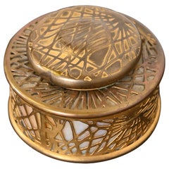 Tiffany Studios New York Kiefer Nadel Bronze Doré und Schlacke Glas Tintenfass
