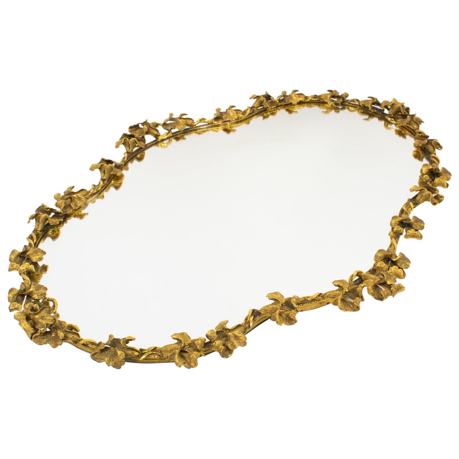 Centro de Bronce Dorado Art Nouveau con Motivo de Flor de Iris en venta