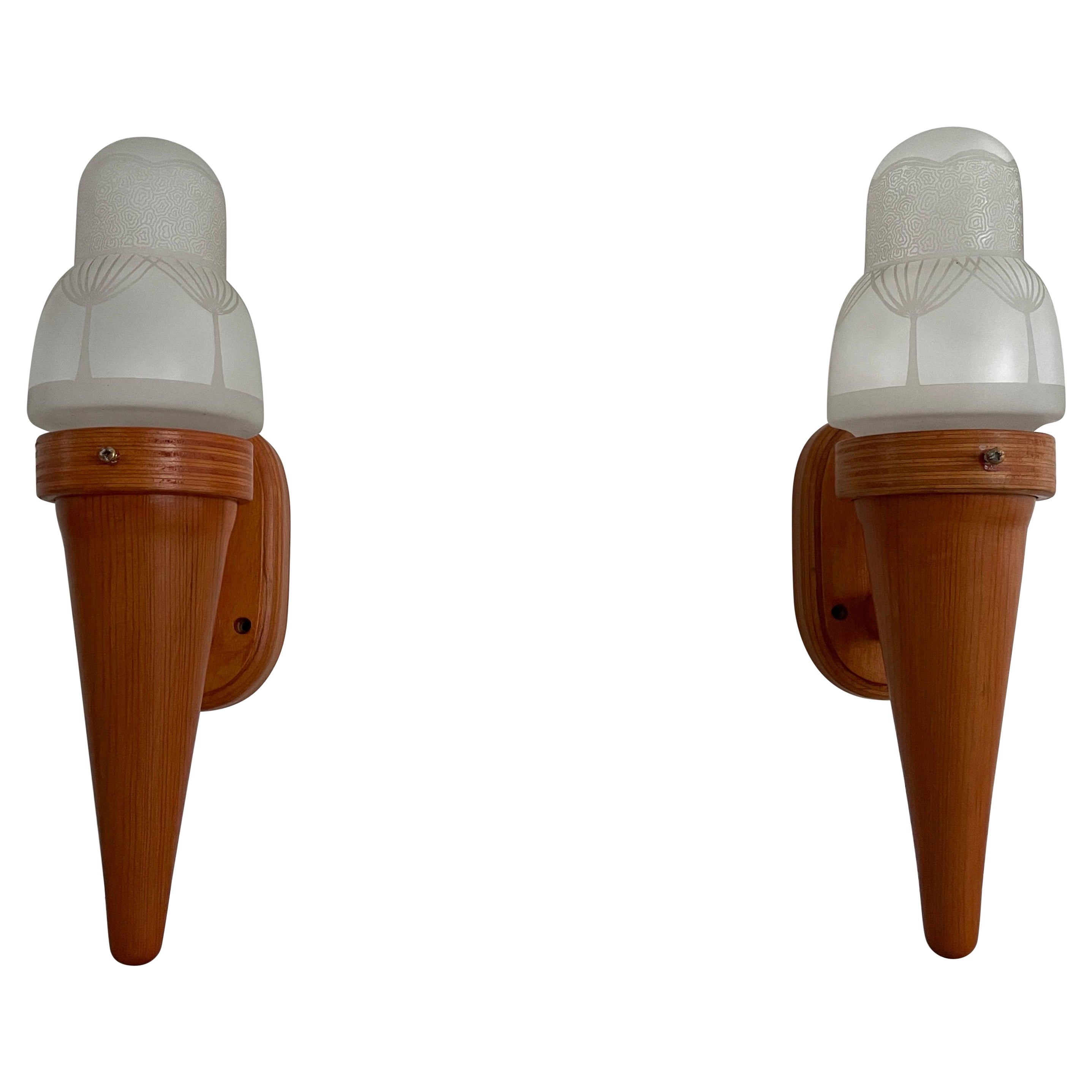 Paar Eiscreme-Wandleuchter, Holz und Glas, Pop-Art, 1960er Jahre, Deutschland im Angebot