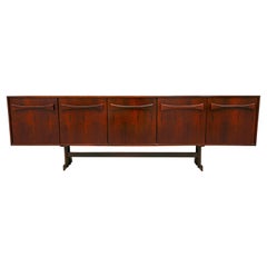 Crédence moderne brésilienne en bois de feuillus par Novo Rumo, années 1960