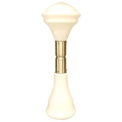 Italienische Stehlampe aus weißem Glas und Aluminium aus der Mitte des Jahrhunderts