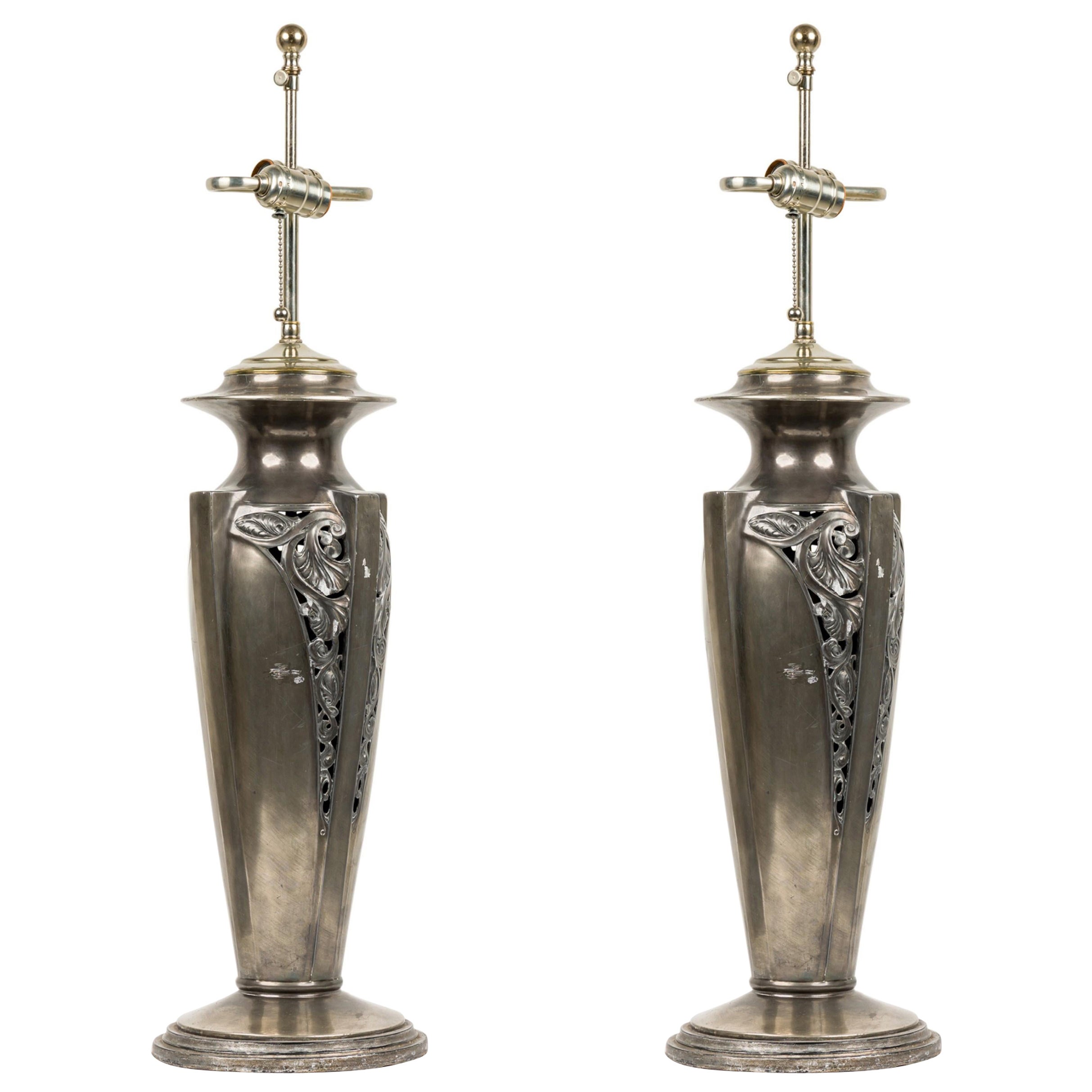Pareja de lámparas de mesa americanas Art Decó de plata