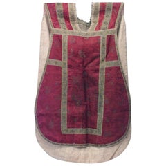Chasuble en damas de soie rouge