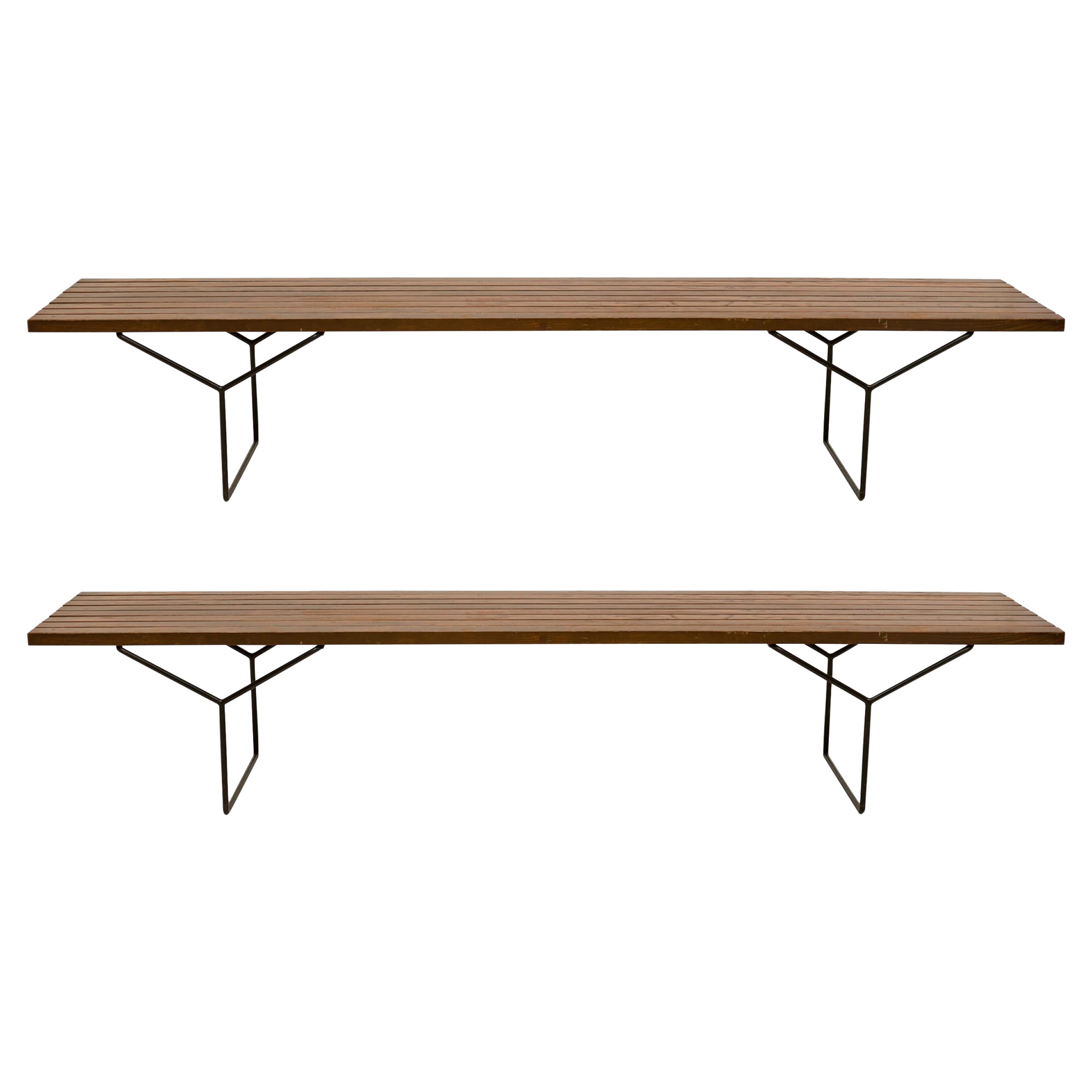 Paar Harry Bertoia für Knoll Associates Holzlatten- und Metallbänke mit Y-Rahmen