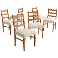 Juego de 6 sillas de comedor rústicas danesas modernas de roble y bouclé