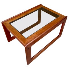Dänischer Mid-Century-Modern-Beistelltisch aus Teakholz von Komfort Dänemark, ca. 1960er Jahre.